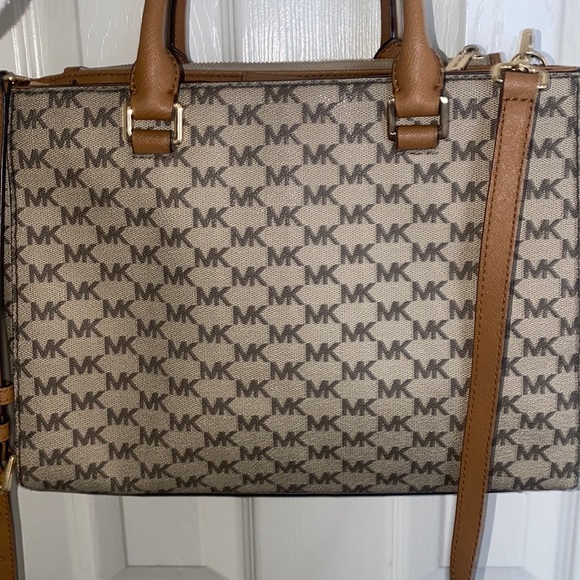 Michael Kors medium satchel with logo and straps - Picture 3 of 3